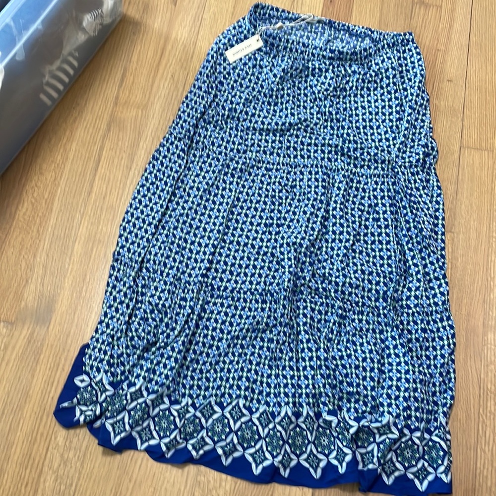 Elastic waist Max Studio skirt